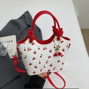 🆕️🍒 WHITE CHERRY HAND BAG / PURSE WITH RED HANDLES 🍒